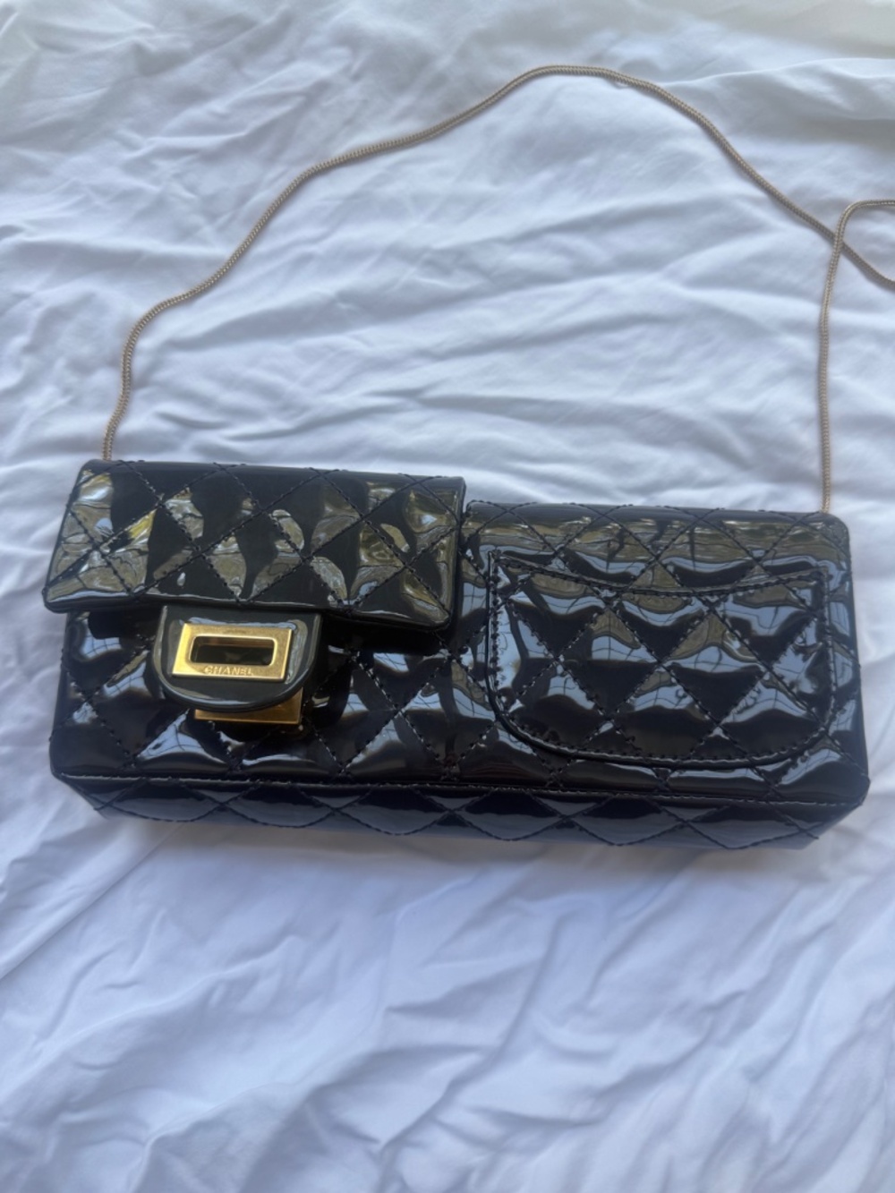 Chanel reversible reissue double flap bag - Picture 2 of 7